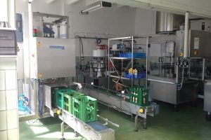 2012-2016 Es wurden umfangreiche Umbau- und Modernisierungsarbeiten an Lager- und Produktionsgebäuden durchgeführt sowie neue Technik an der Flaschenabfüllanlage eingebaut.